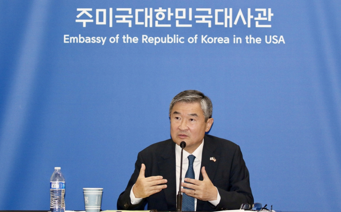 Cho　Tae-yong,　Korean　ambassador　to　the　US,　says　Seoul　and　Washington　have　agreed　to　discuss　the　IRA