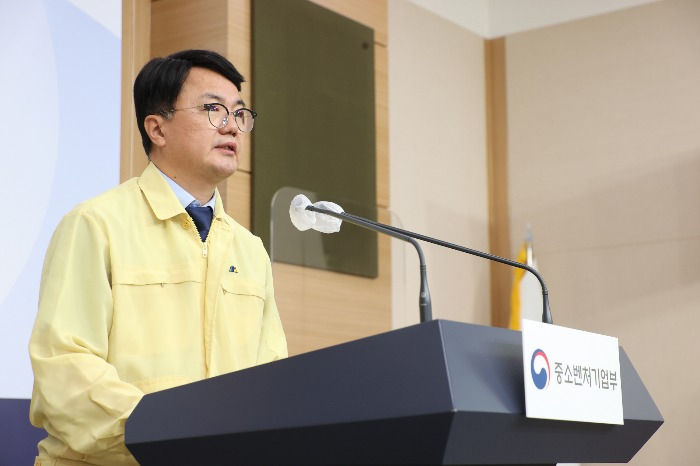 Cho　Ju-hyeon,　vice　minister　of　the　Ministry　of　SMEs　and　Startups,　speaks　at　a　press　conference　on　Aug.　26,　2022