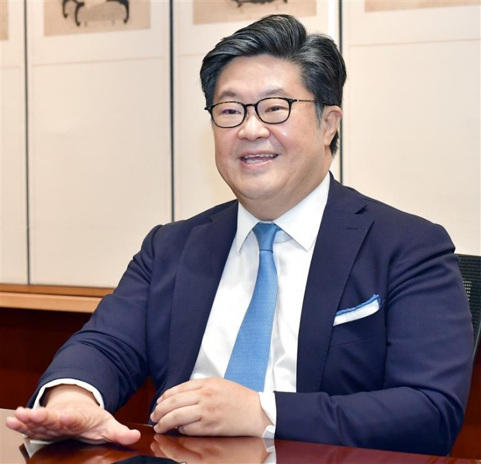 MBK　Partners'　founder　and　Chairman　Michael　ByungJu　Kim