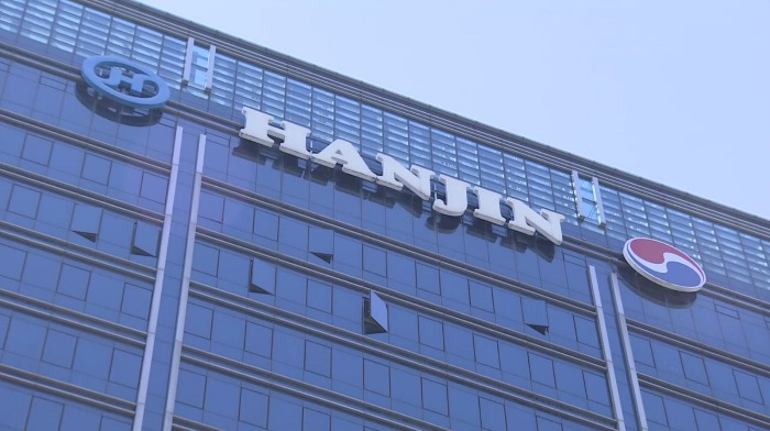 Hanjin　KAL　CEO　Cho　Won-tae　and　his　friendly　shareholders　control　about　half　of　the　holding　company 
