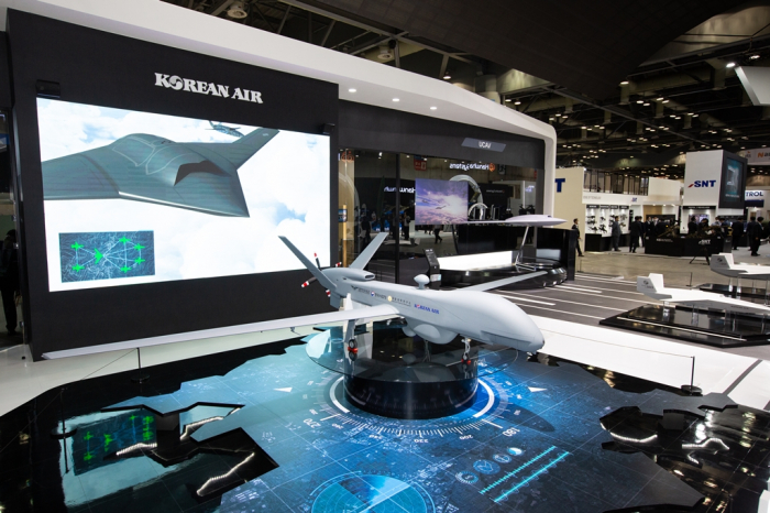 Korea defense firms showcase new weapons for record exports - Korea Economic Daily (Picture 2)