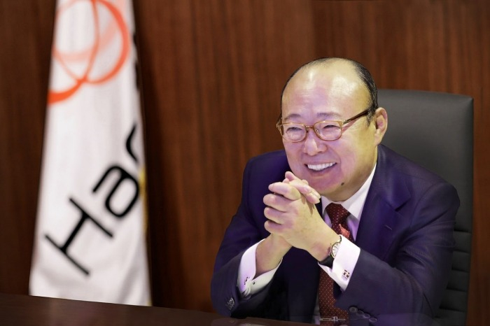Kim　Seung-youn　is　the　CEO　of　Hanwha　Group