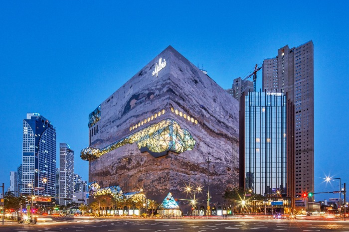 There are five Galleria Department Stores throughout South Korea (Courtesy of Hanwha Solutions)
