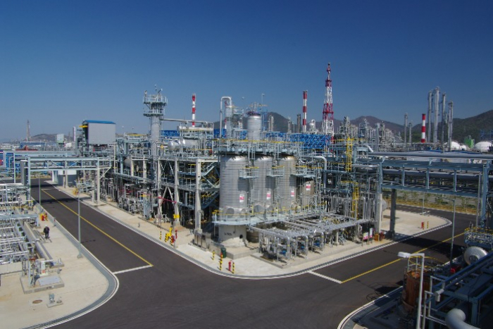 DL　Chemical's　Yeosu　Plant　in　Korea　(Courtesy　of　DL　Chemical)