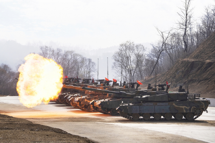 Hyundai Rotem's K2 tanks conduct a field test