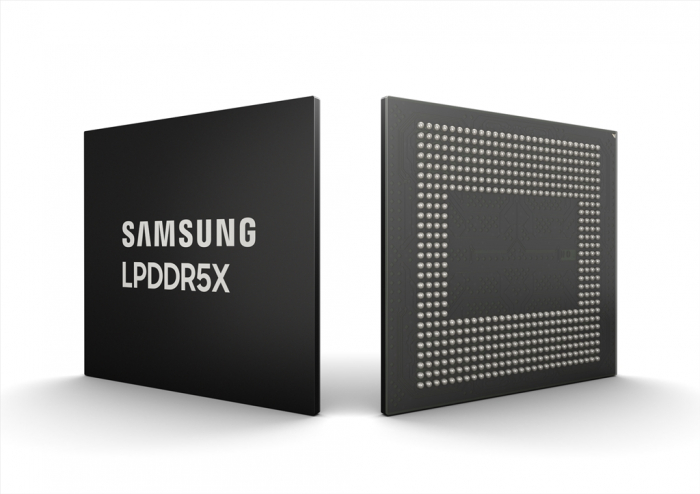 Samsung　Electronics'　LPDDR5X　DRAM　chips