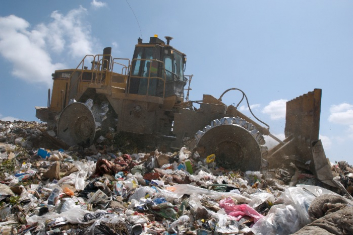 Waste　management　(Courtesy　of　Getty　Images)