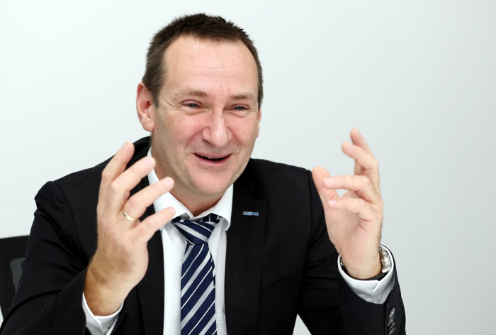 Patrick Bieger, MBraun’s chief executive, at an interview with The Korea Economic Daily