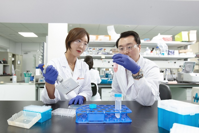 The　researchers　of　SK　Biopharmaceuticals　(The　courtesy　of　SK　Biopharmaceuticals)