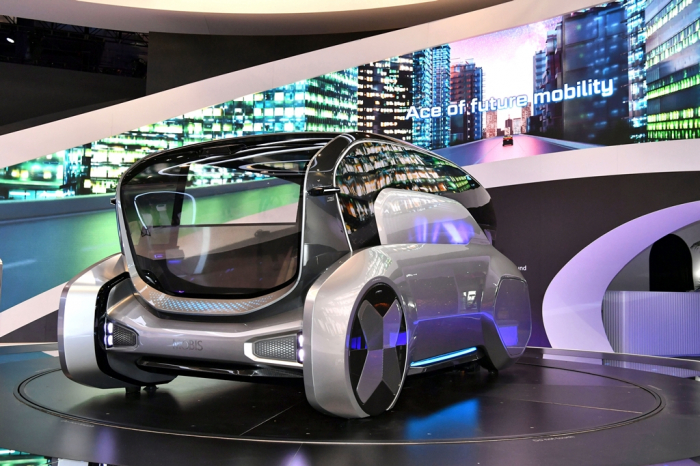 Chipmakers and electronics companies work to develop autonomous driving cars