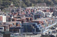 Falling Korea current account surplus heightens economic woes