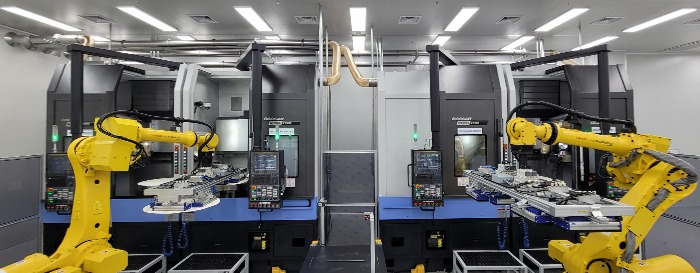 Robots inside the Cheonan plant of SKC Solmics