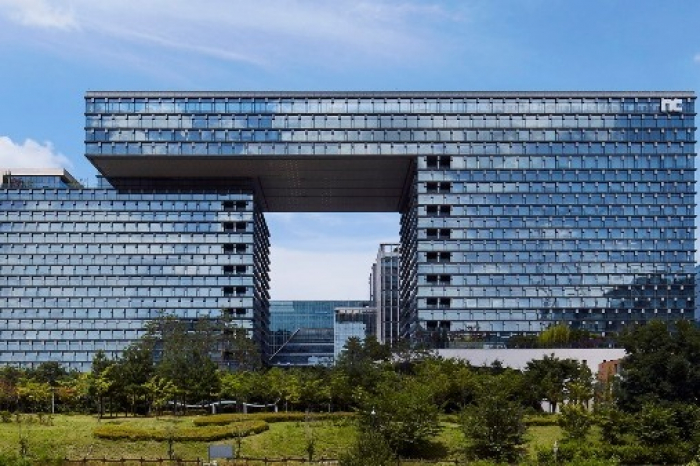 NCSOFT　headquarters　building　in　Pangyo　Techno　Valley
