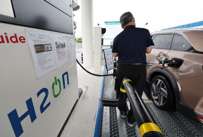 A hydrogen charging station at Incheon National Airport (Courtesy of Yonhap)