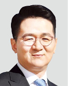 Chairman　and　CEO　of　Hanjin　Group　and　Korean　Air　Walter　Cho