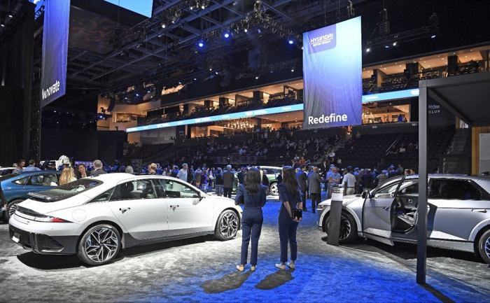 Hyundai　Motor　showcases　EVs　such　as　the　IONIQ　6　sedan　at　an　event　after　a　groundbreaking　ceremony　for　its　first　dedicated　EV　plant　in　the　US　state　of　Georgia　on　Oct.　25,　2022　(Courtesy　of　Hyundai)