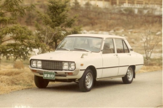 Kia's　first　passenger　model　'Brisa'