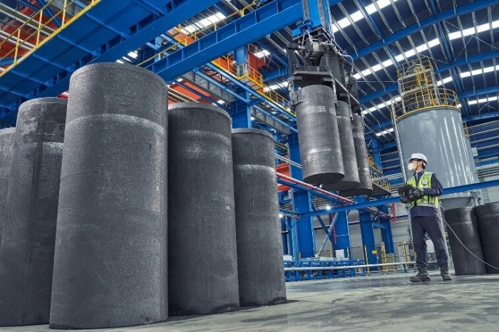 POSCO　Chemical's　artificial　graphite　at　its　Pohang　plant　(Courtesy　of　POSCO)