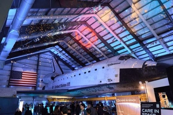  NASA's　last　space　shuttle　Endeavor　on　display　at　the　1st　Care-in-Space　event 