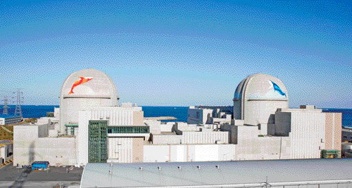 The　Shin　Hanul　No.　1　(left),　Korea's　27th　nuclear　reactor