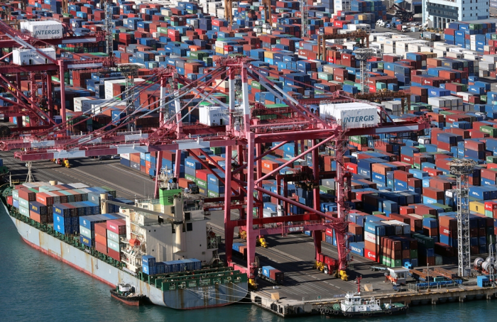 Containers piled up at an open-air storage area at the Port of Busan, South Korea, on Dec. 2, 2022 (Courtesy of Yonhap)