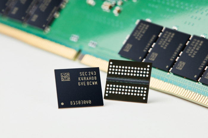 Samsung's　DDR5　DRAM　chips　made　with　a　12-nanometer　process　node