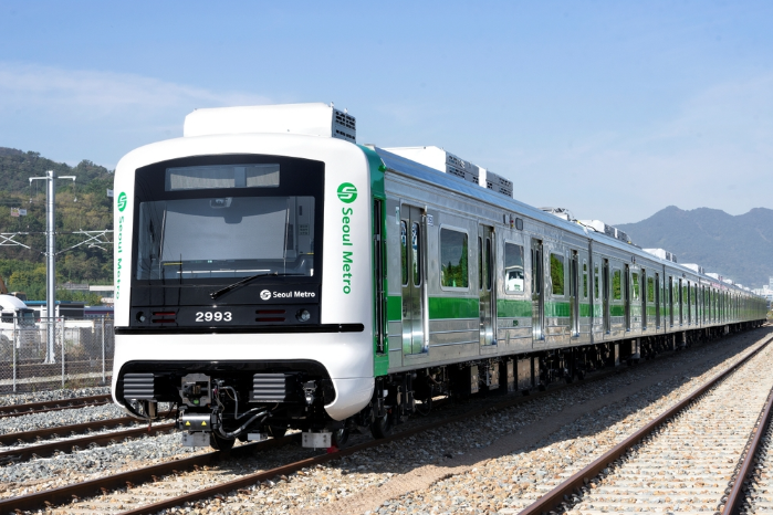 Seoul　subway　train　equipped　with　Hyundai　Rotem's　zero-speed　regenerative　braking　system