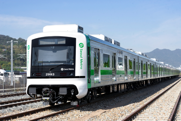 Seoul subway train equipped with Hyundai Rotem's zero-speed regenerative braking system