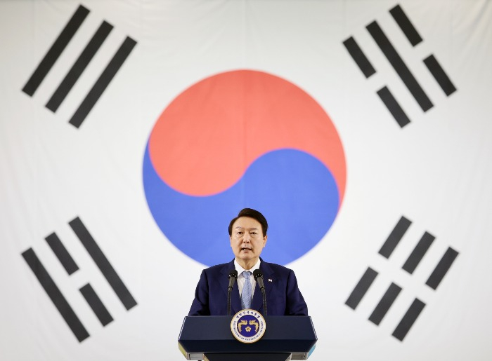 President Yoon Suk-yeol speaking at the 2022 Defense Export Strategy Meeting on Nov. 24, 2022, hosted by KAI