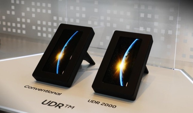 Samsung's　OLED　smartphone　screen　gets　Ultra　Dynamic　Range　mark