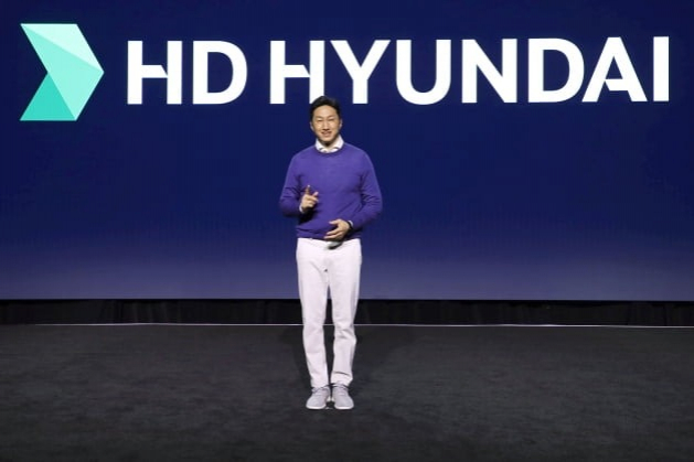 HD Hyundai CEO Chung Ki-sun speaks at a press conference on Jan. 4, the day before the opening of CES 2023 (Courtesy of Yonhap News)