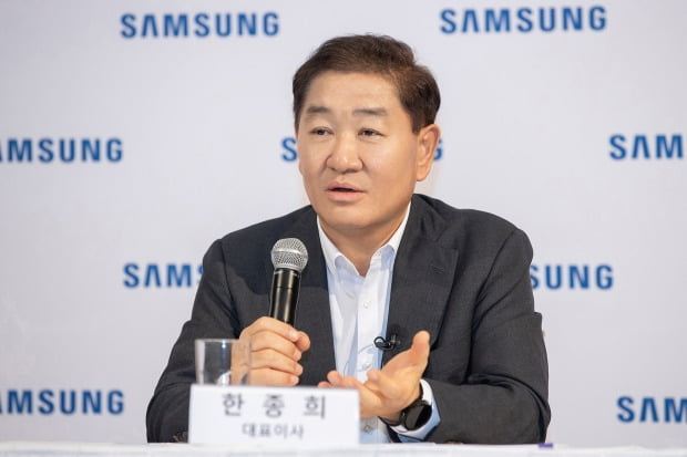 Samsung Electronics co-CEO Han Jong-hee speaks at CES 2023 (Courtesy of Samsung)