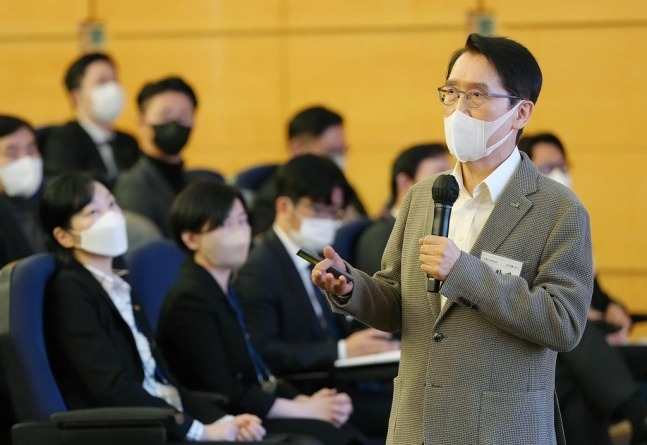 Shin　Chang-jae,　chairman　and　CEO　of　Kyobo　Life　Insurance