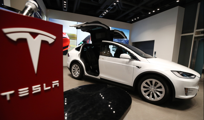 Tesla's　Korean　unit　cuts　prices　of　its　popular　models　as　demand　falls