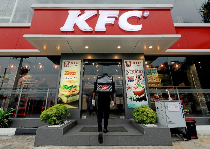 KG　Group　has　sold　the　fast　food　chain　slightly　above　its　purchase　price　of　about　　million