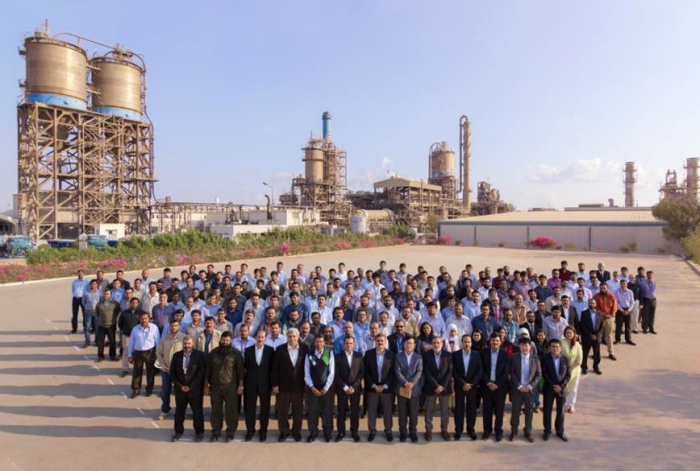 Lotte　Chemical　Pakistan　Ltd.'s　plant　and　employees　(Courtesy　of　LCPL)