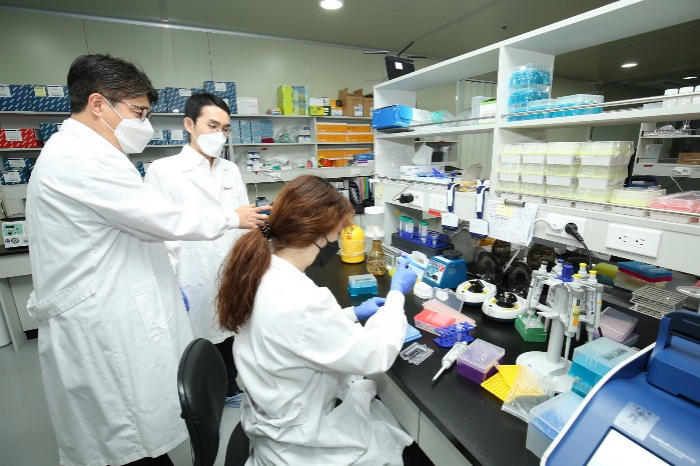 NGeneBio's　researchers　(Hankyung　DB)