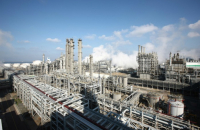 Top petrochemical makers secure cash on economic slowdown woes