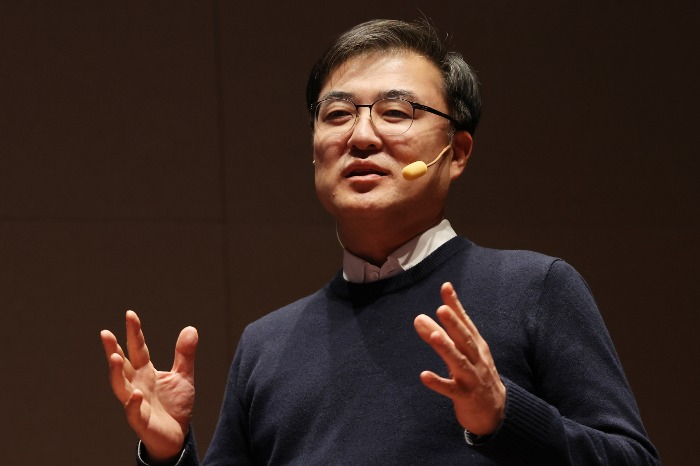 Korea Exchange Chairman Sohn Byung-doo in a news conference on Jan. 31