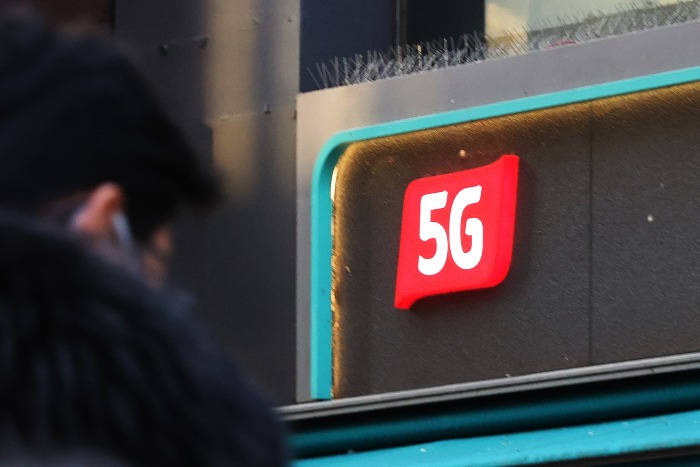 Fast penetration of 5G service bodes well for LG Uplus mobile business
