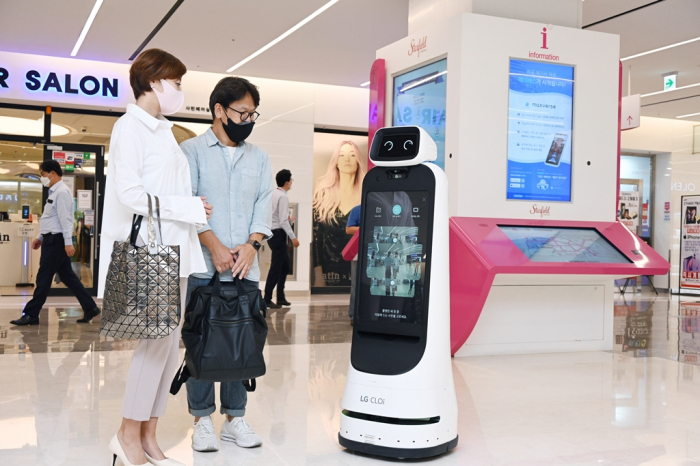 The　LG　CLOi　robot