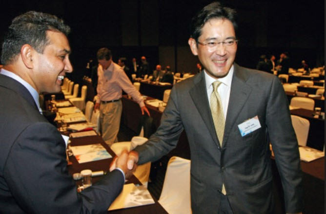 Samsung　leader　Jay　Y.　Lee　at　the　company's　4G　forum　in　2007