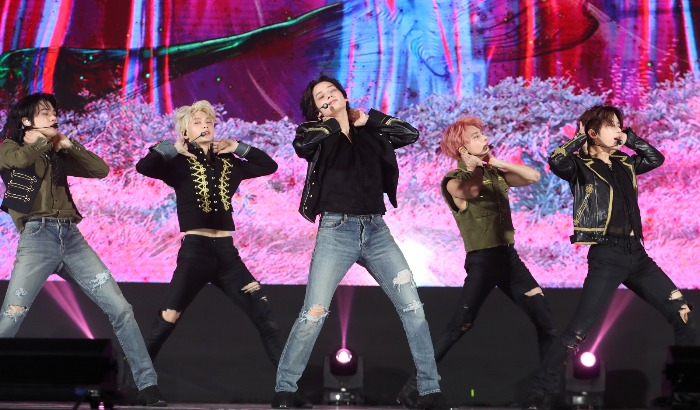 HYBE boy band Tomorrow X Together