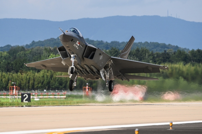 The　KF-21　Boramae,　South　Korea's　first　domestically　developed　fighter　jet