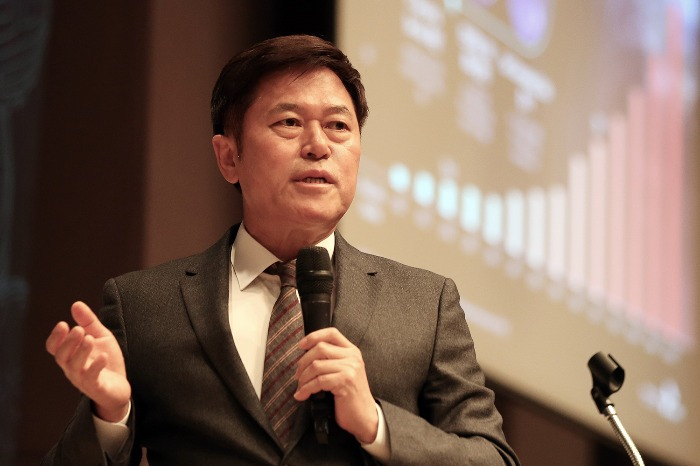 Park　Jung-ho,　SK　Hynix's　vice　chairman　(Courtesy　of　SK　Hynix)