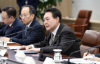 Korea's Yoon presses banking, telecom sectors over inflation