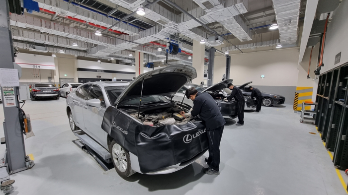 A　Lexus　after-sales　service　center　in　Seoul