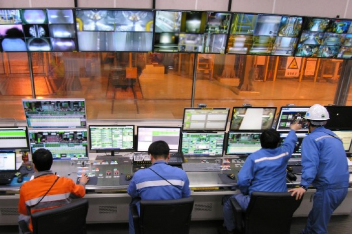 POSCO　Gwangyang's　control　room　(Hankyung　DB)