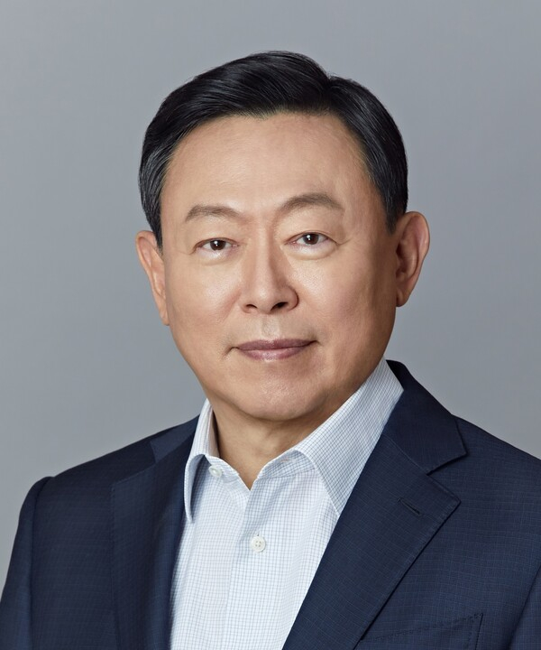 Lotte　Group　Chairman　Shin　Dong-bin　(Courtesy　of　Lotte)