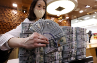 Korea won sees largest drop in 1 month on hawkish Powell